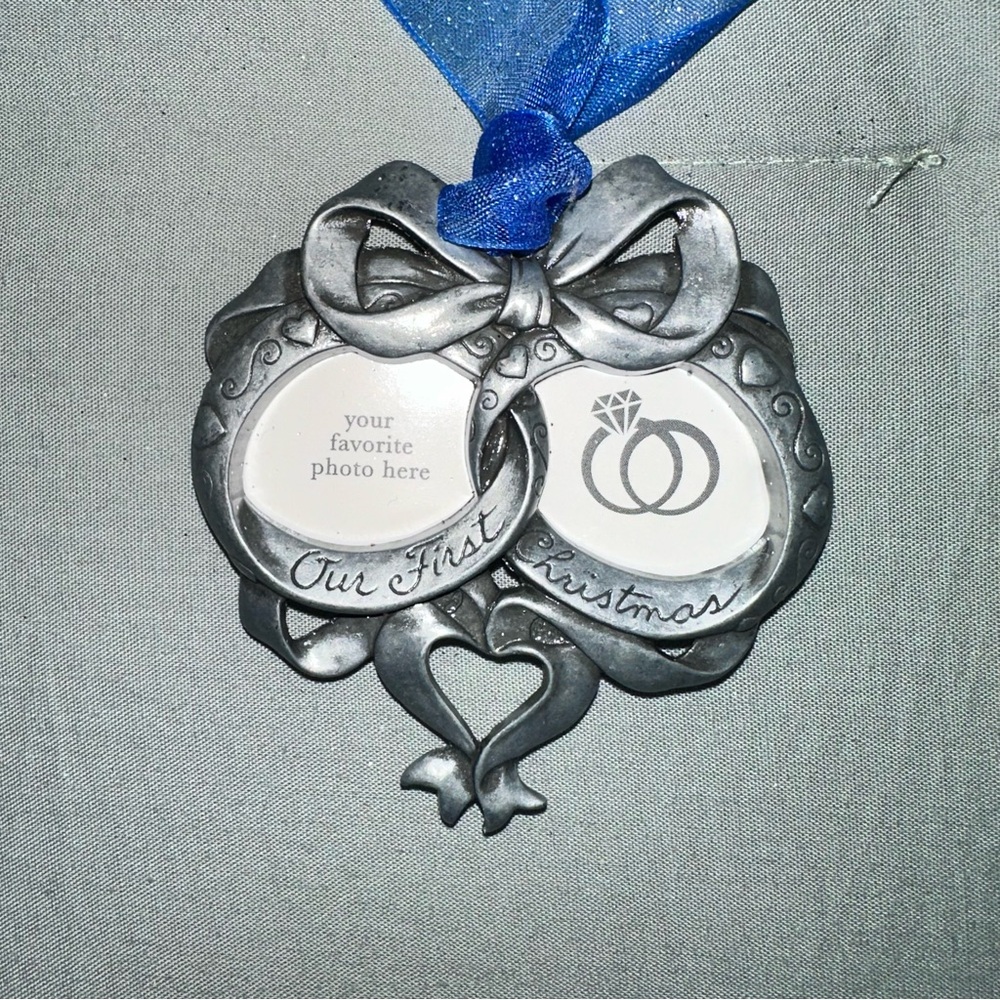 Gloria Duchin "Our First Christmas" Picture Frame‎ Ornament  2.5" Bow 2 Rings